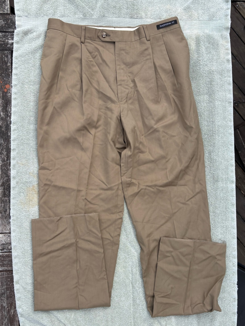 Jos. A. Bank Men's Executive 100% Wool Slacks - 34R unhemmed - Tan